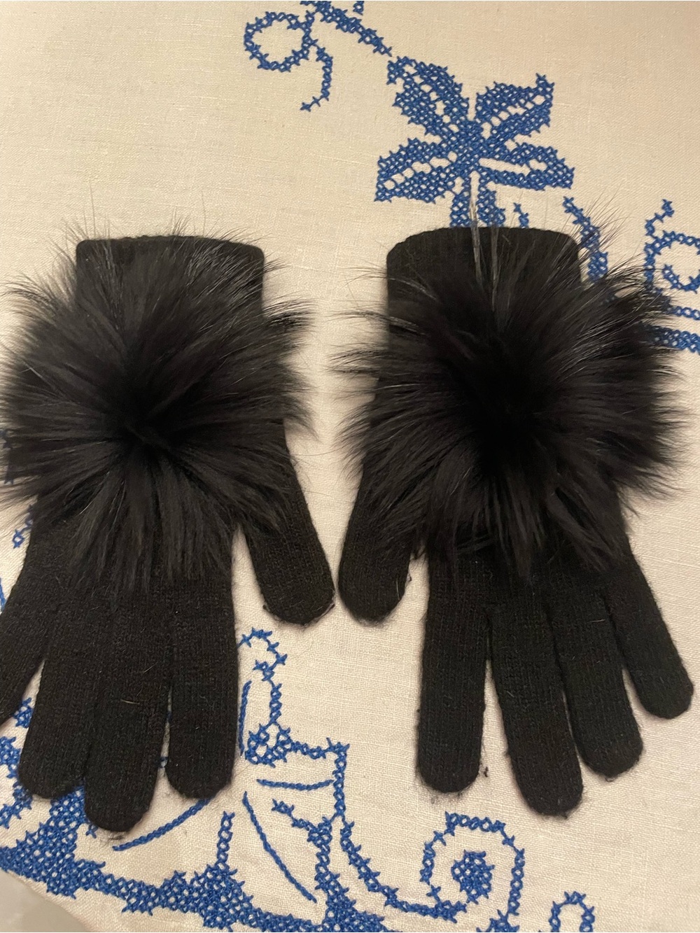 Women's Black Knit Gloves with real Fur Pom Pom